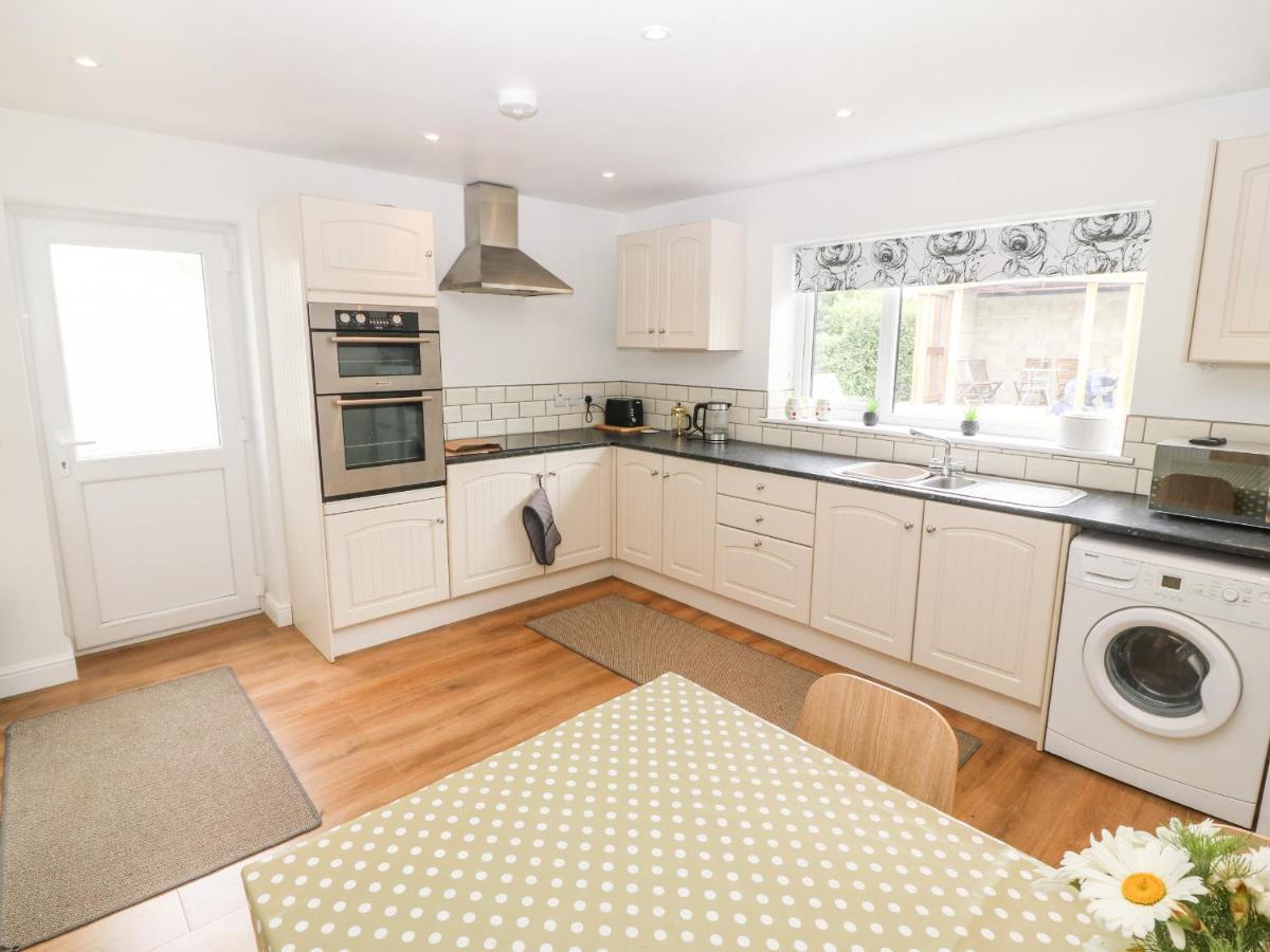 3 Green Terrace Gaerwen Dış mekan fotoğraf
